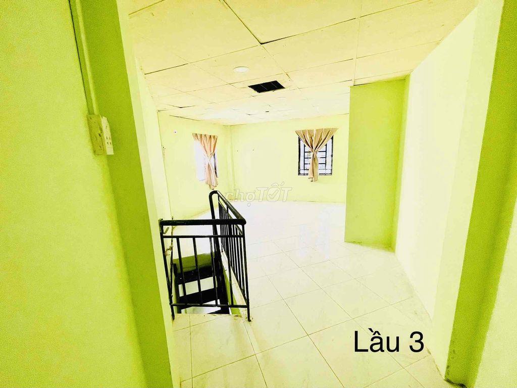 Vị trí thuận tiện 2 phút đến bv Chợ Rẫy, đh Y Dược
