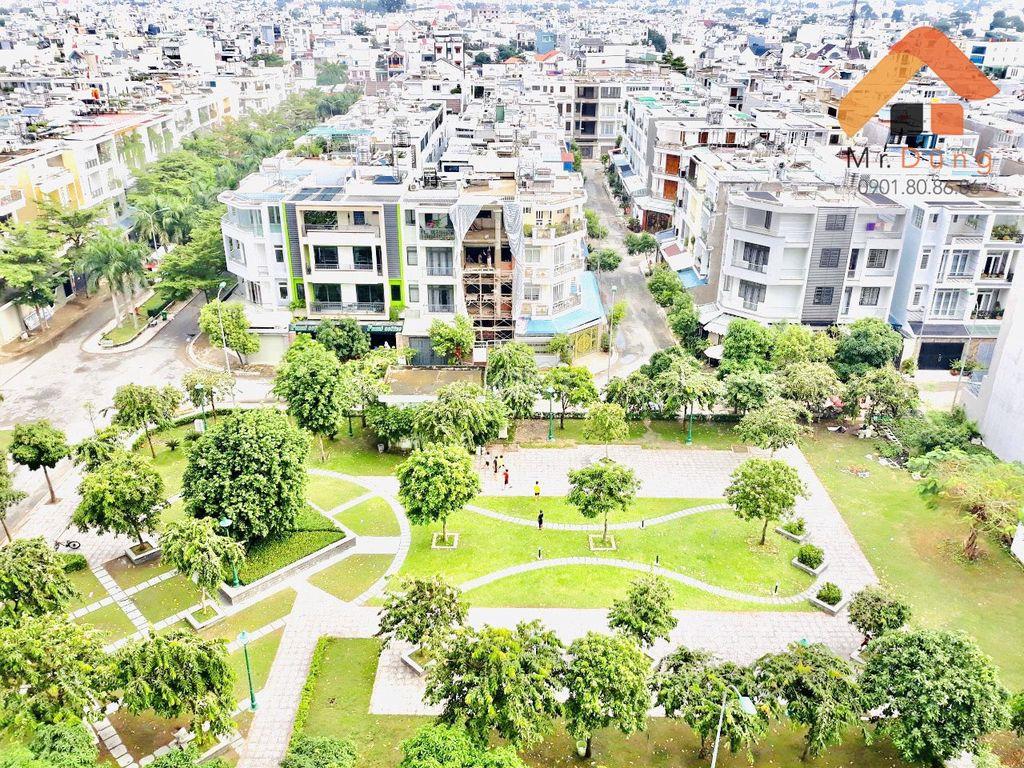 The ParkLand Q12 giá 2.39 tỷ 2PN 59m2, công viên rộng, hồ bơi