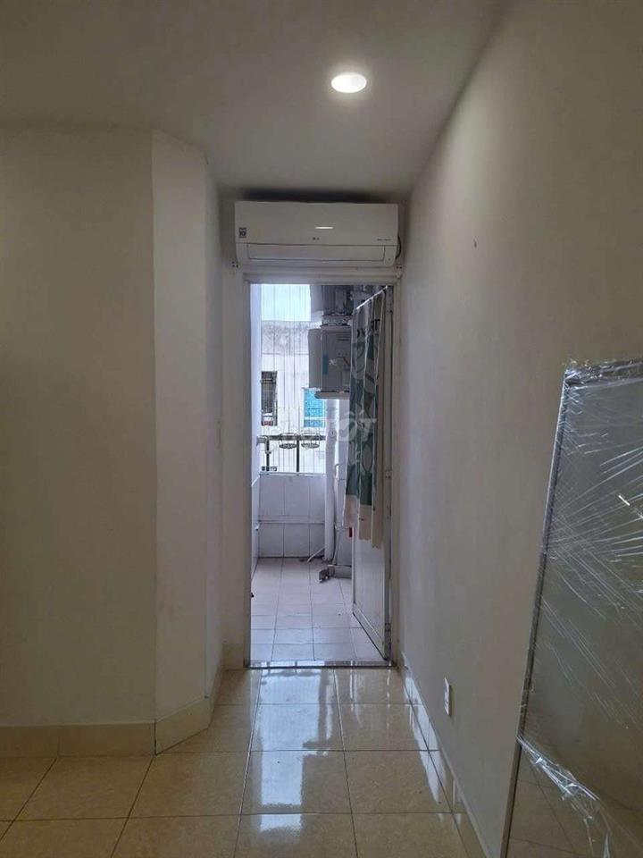 bán căn hộ chung cư Quân khu 7 65m 2pn 2w 2ban con giá 2 tỷ