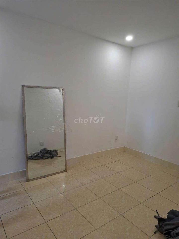 bán căn hộ chung cư Quân khu 7 65m 2pn 2w 2ban con giá 2 tỷ