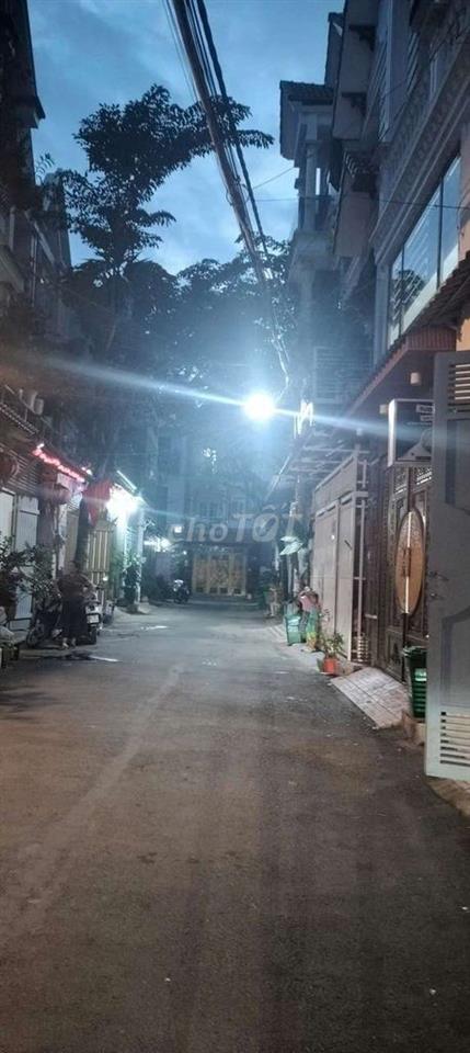 cho thuê nhà 3 tầng hẻm xe hơi Huỳnh Thị Hai 10 triệu