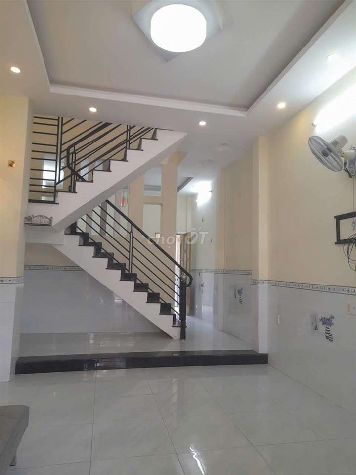 cho thuê nhà mặt tiền nhánh5×20 2 tẩng 9tr