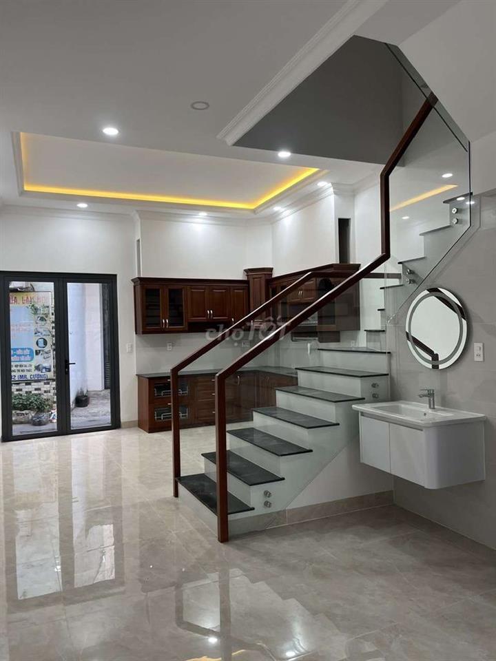 cho thuê nhà 3 tầng  mới 2 mặt tiền đường lớn