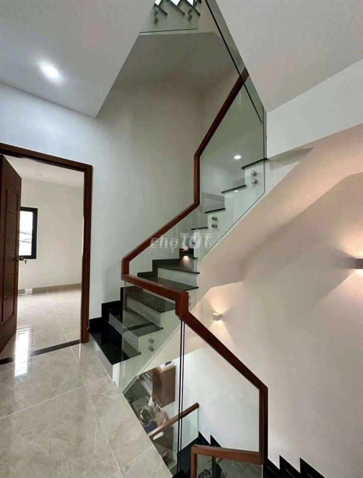 cho thuê nhà 3 tầng  mới 2 mặt tiền đường lớn