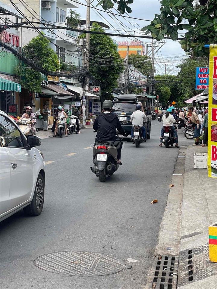 NHÀ MẶT TIÊN 5x20- 4 TẦNG HUỲNH T HAI Q12