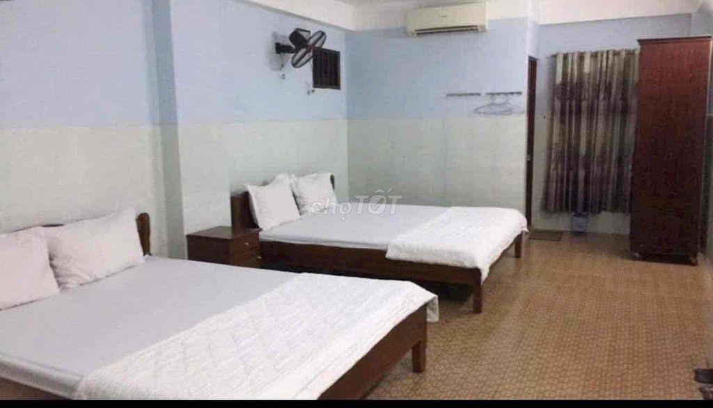 Khách sạn 690m sàn, 31 phòng Quận 12