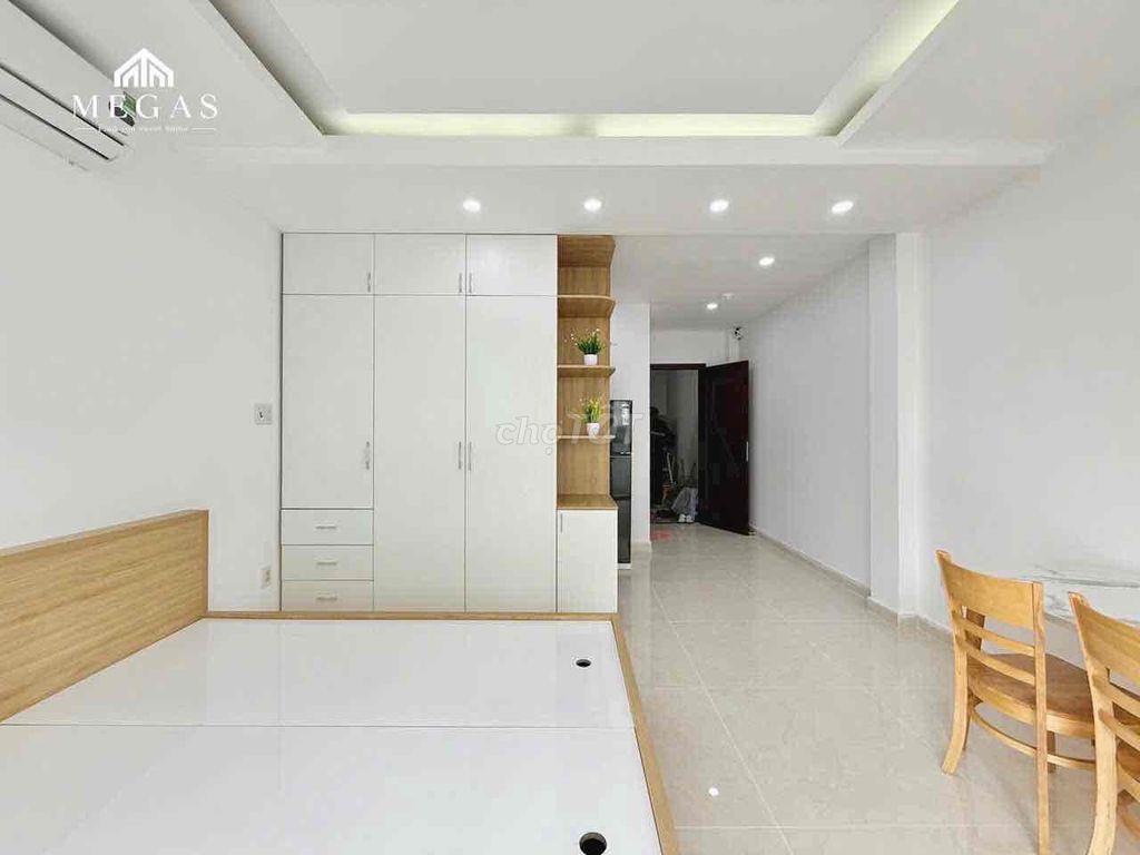 PHÒNG STUDIO BAN CÔNG MỚI XÂY - 40M2 - NGAY CVPM QUANG TRUNG
