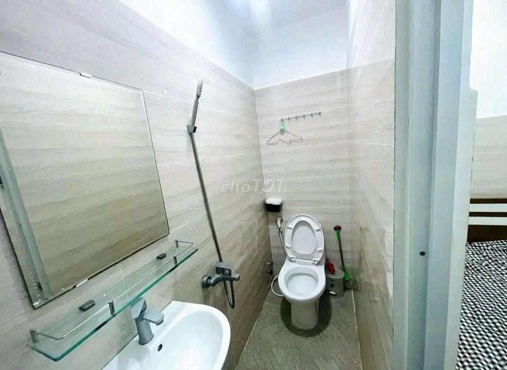 CHO THUÊ PHÒNG MÁY LẠNH NGAY NGÃ 3 ĐÔNG QUANG Q12