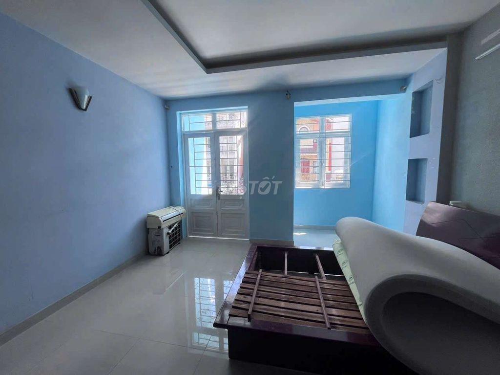 CHO THUÊ NHÀ MẶT TIỀN 1 TRỆT 2 LẦU, SÂN THƯỢNG, DT 4,5 ×20 CÓ 4PN,3WC