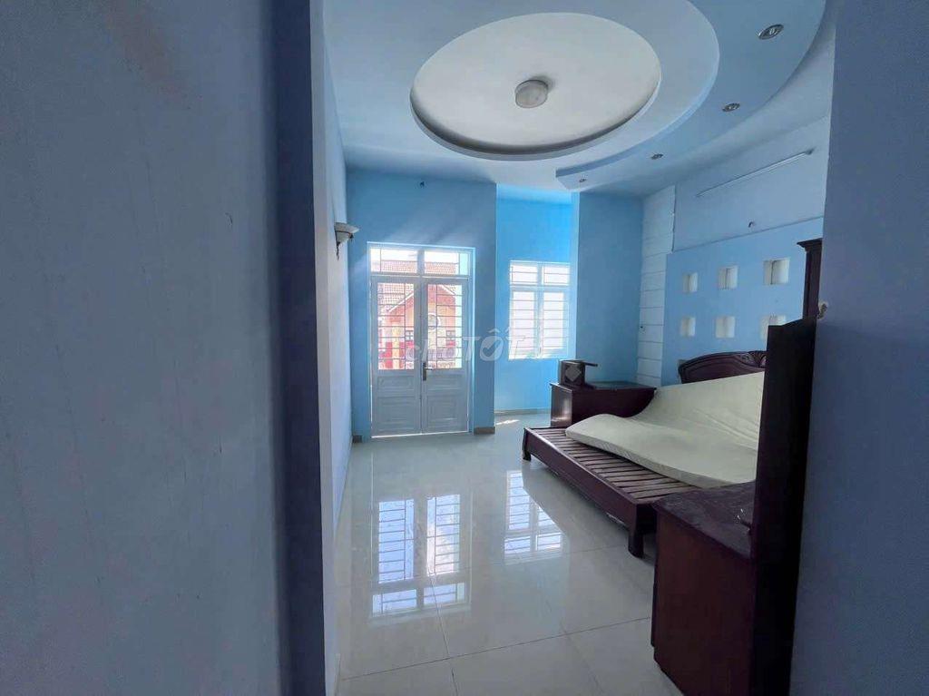 CHO THUÊ NHÀ MẶT TIỀN 1 TRỆT 2 LẦU, SÂN THƯỢNG, DT 4,5 ×20 CÓ 4PN,3WC