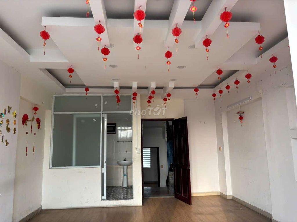 CHO THUÊ NHÀ MẶT TIỀN LÊ THỊ RIÊNG 1 TRỆT 3 LẦU, DT 5×20, CÓ 7PN,6WC