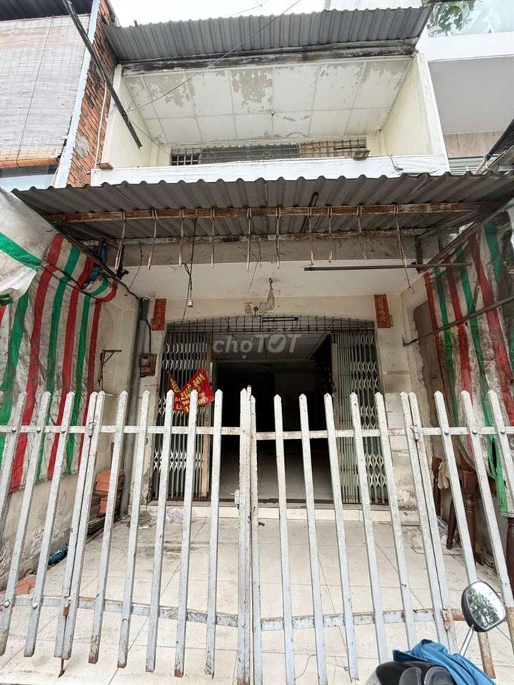 CHO THUÊ NHÀ NGUYÊN CĂN MBKD NGAY CHỢ SẦM UẤT. DT 4×10 CÓ 1PN,1WC