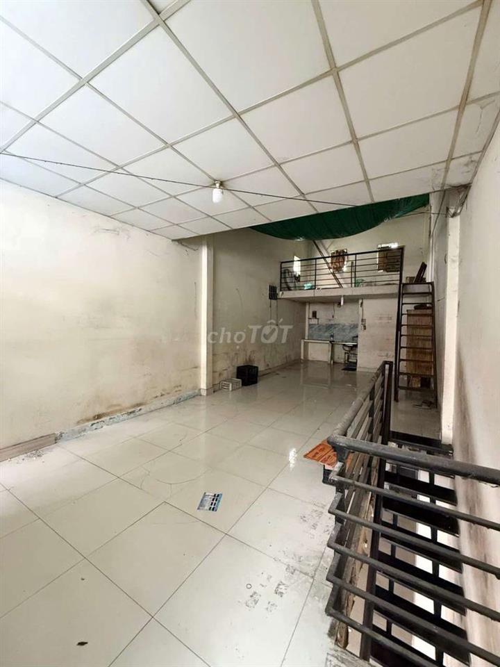 CHO THUÊ NHÀ NGUYÊN CĂN MBKD NGAY CHỢ SẦM UẤT. DT 4×10 CÓ 1PN,1WC