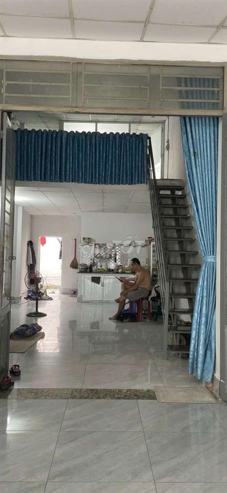 CHO THUÊ NHÀ MẶT TIỀN ĐƯỜNG LỚN 1 TRỆT 1 LỬNG, DT 4×20. XE TẢI THÔNG