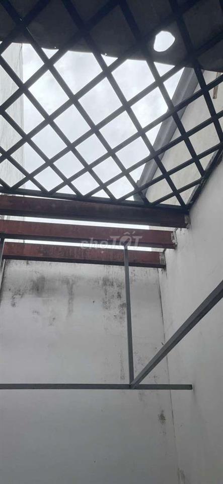 CHO THUÊ NHÀ MẶT TIỀN ĐƯỜNG LỚN 1 TRỆT 1 LỬNG, DT 4×20. XE TẢI THÔNG