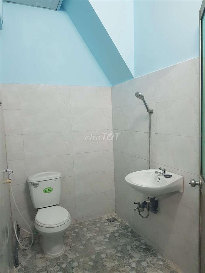 CHO THUÊ NHÀ NGUYÊN CĂN HẺM XE HƠI DT 5×30. RỘNG RÃI, SẠCH ĐẸP