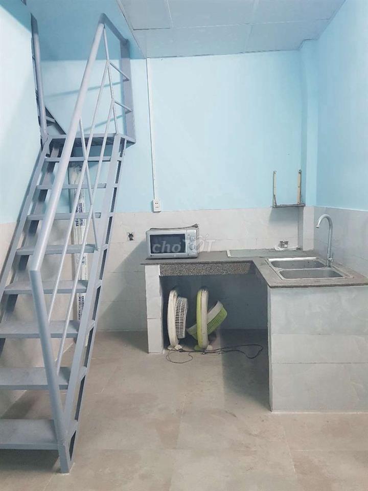 CHO THUÊ NHÀ NGUYÊN CĂN HẺM XE HƠI DT 5×30. RỘNG RÃI, SẠCH ĐẸP