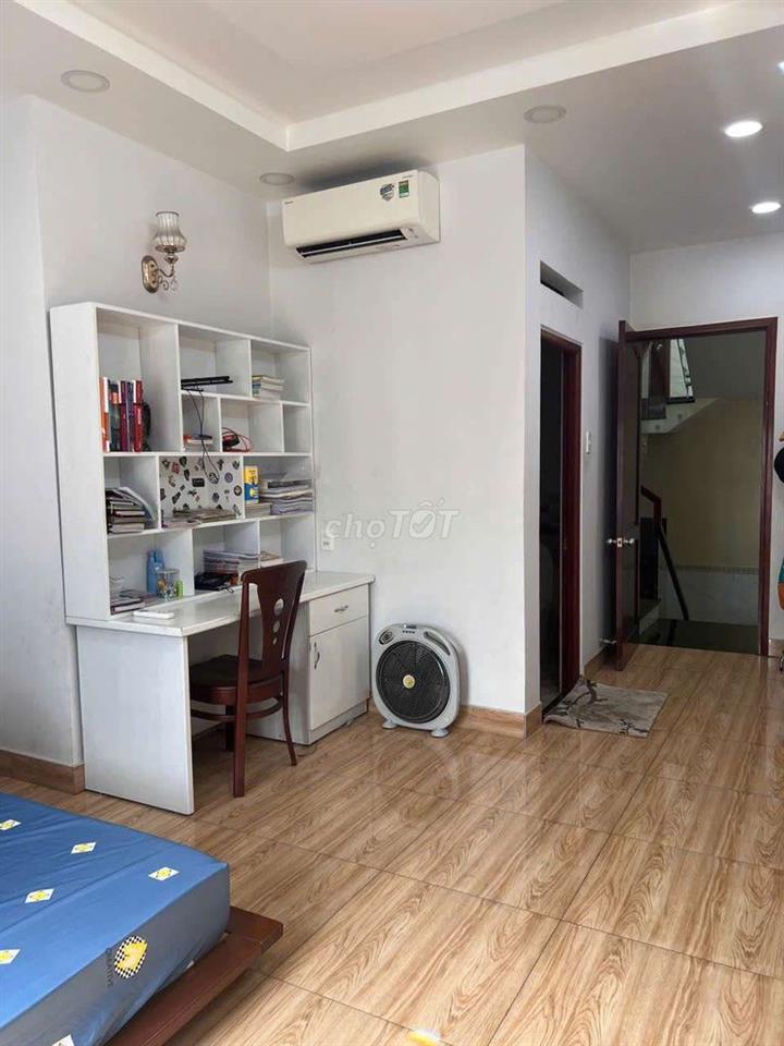 CHO THUÊ NHÀ 1/ TRƯỜNG CHINH 1 TRỆT 4 LẦU, DT 4×26 CÓ 6PN,6WC. HẺM 8M