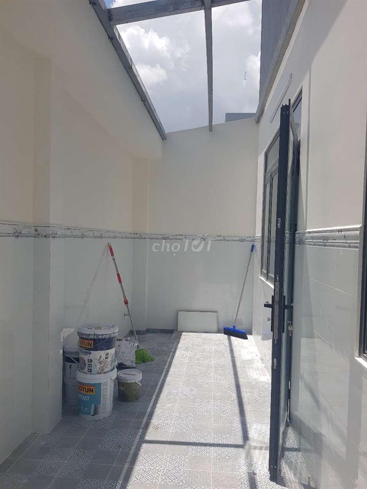 NHÀ MỚI TINH, 1 TRỆT 1 LỬNG DT 5×20 NỞ HẬU 9M. CÓ 2PN,1WC. ĐƯỜNG LỚN
