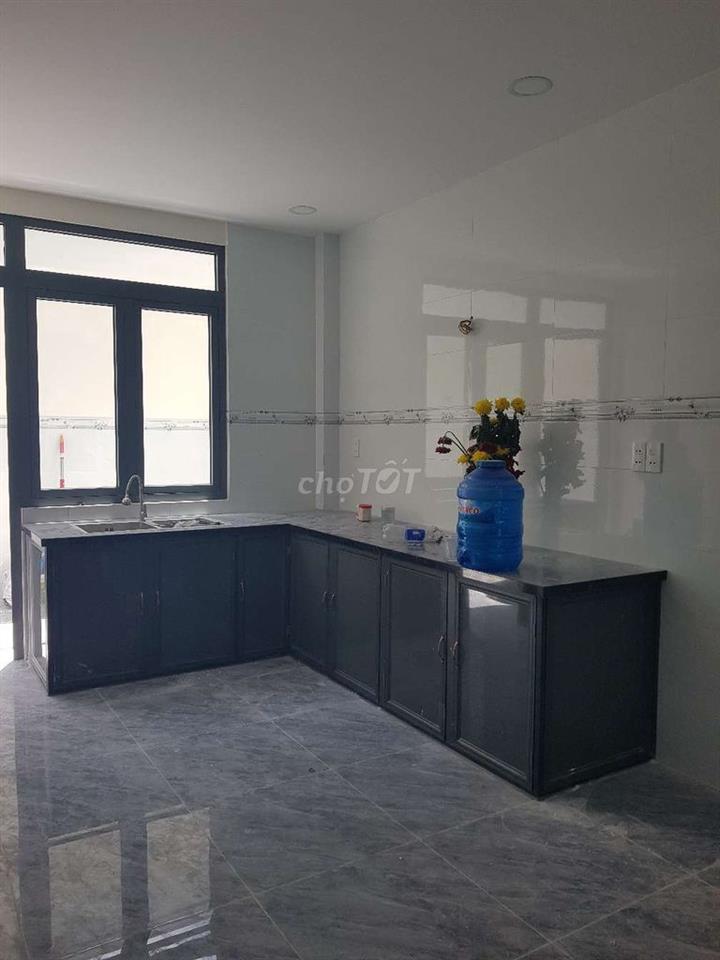 NHÀ MỚI TINH, 1 TRỆT 1 LỬNG DT 5×20 NỞ HẬU 9M. CÓ 2PN,1WC. ĐƯỜNG LỚN