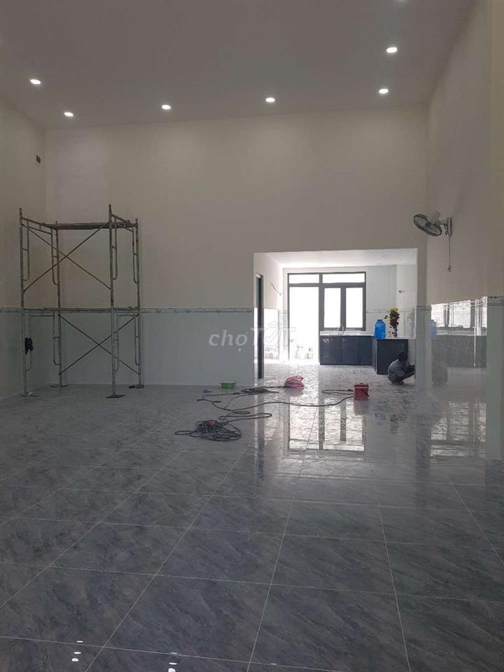 NHÀ MỚI TINH, 1 TRỆT 1 LỬNG DT 5×20 NỞ HẬU 9M. CÓ 2PN,1WC. ĐƯỜNG LỚN