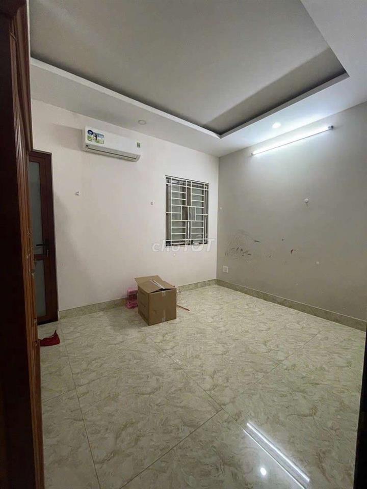 CHO THUÊ NHÀ NGUYÊN CĂN TX24. 1 TRỆT 2 LẦU, DT 4×15 CÓ 3PN. HẺM XE HƠI