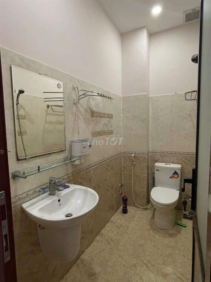 CHO THUÊ NHÀ NGUYÊN CĂN TX24. 1 TRỆT 2 LẦU, DT 4×15 CÓ 3PN. HẺM XE HƠI