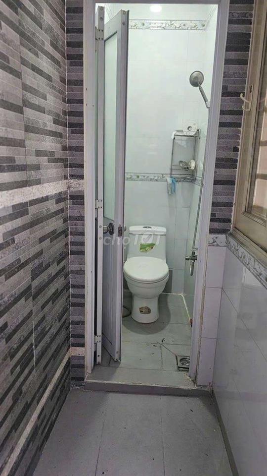 CHO THUÊ NHÀ HẺM XE HƠI. 1 TRỆT 1 LỬNG 3 LẦU, DT 4×15 CÓ 4PN