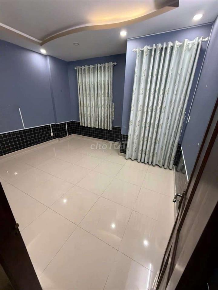 CHO THUÊ NHÀ NGUYÊN CĂN 1 TRỆT 2 LẦU, DT 4×18 CÓ 3PN,4WC. HẺM XE HƠI