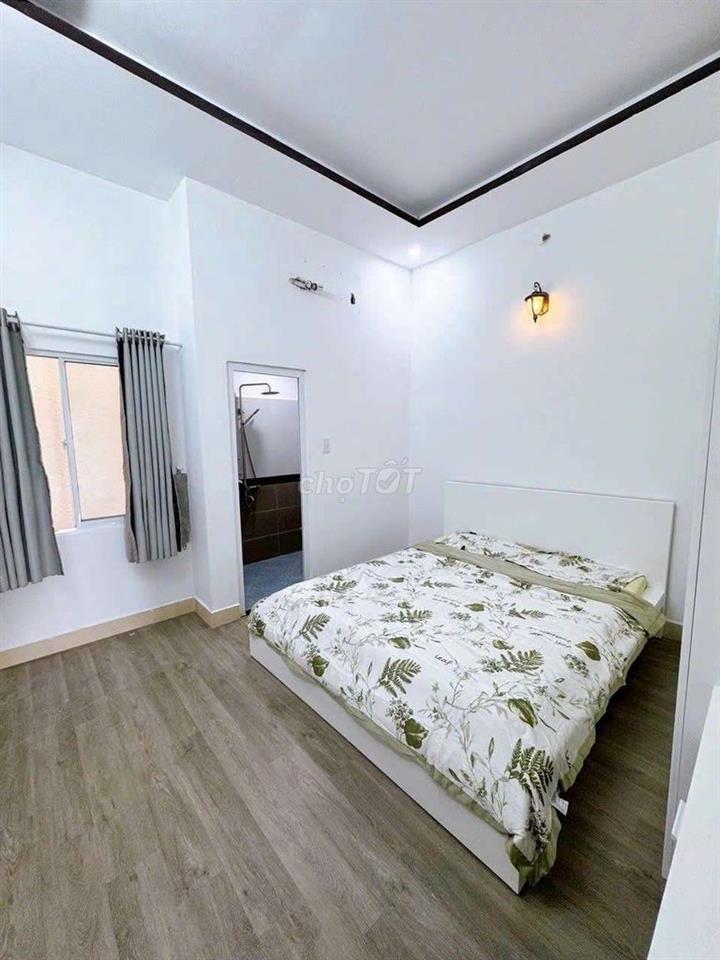 CHO THUÊ NHÀ 1 TRỆT 2 LẦU, DT 4×15 CÓ 4PN,4WC. THẠNH LỘC 41,HẺM XE HƠI