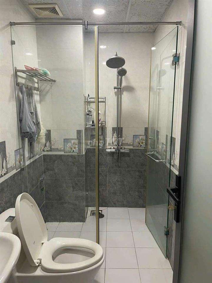 CHO THUÊ NHÀ 1 TRỆT 2 LẦU, DT 5×12 CÓ 4PN,4WC. HẺM XE TẢI 