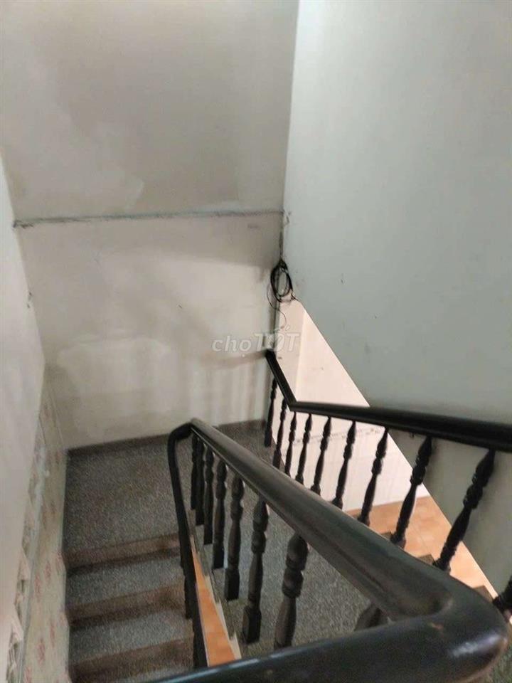 CHO THUÊ NHÀ HẺM XE HƠI. DT 4×15 CÓ 2PN,2WC. KHU AN NINH , CAO RÁO