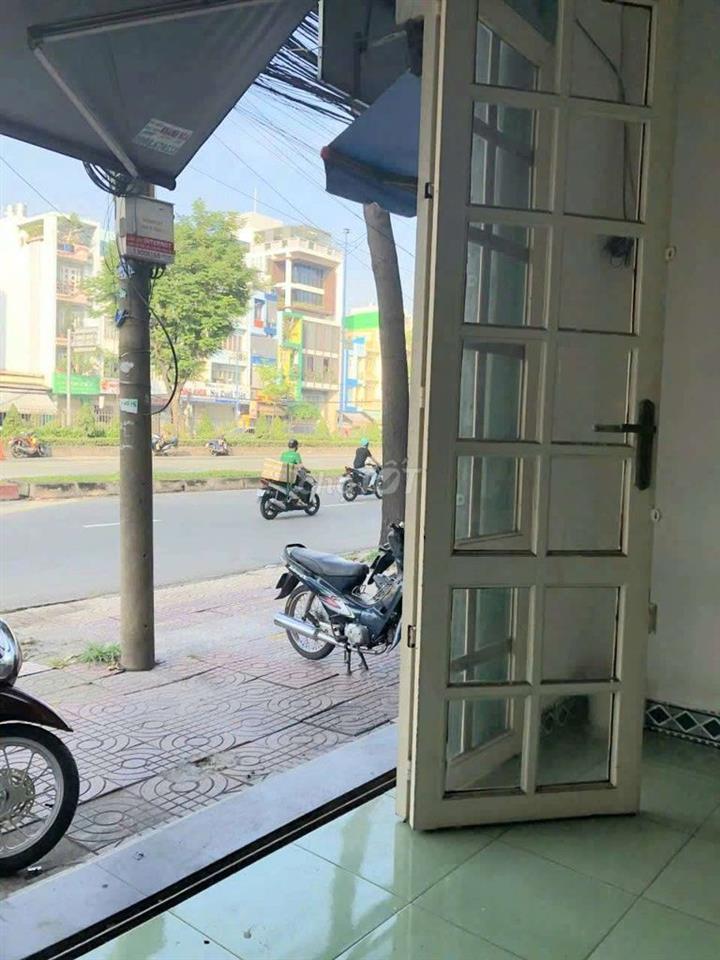 CHO THUÊ NHÀ MẶT TIỀN TRƯỜNG CHINH. 1 TRỆT 2 LẦU, SÂN THƯỢNG. CÓ 5PN