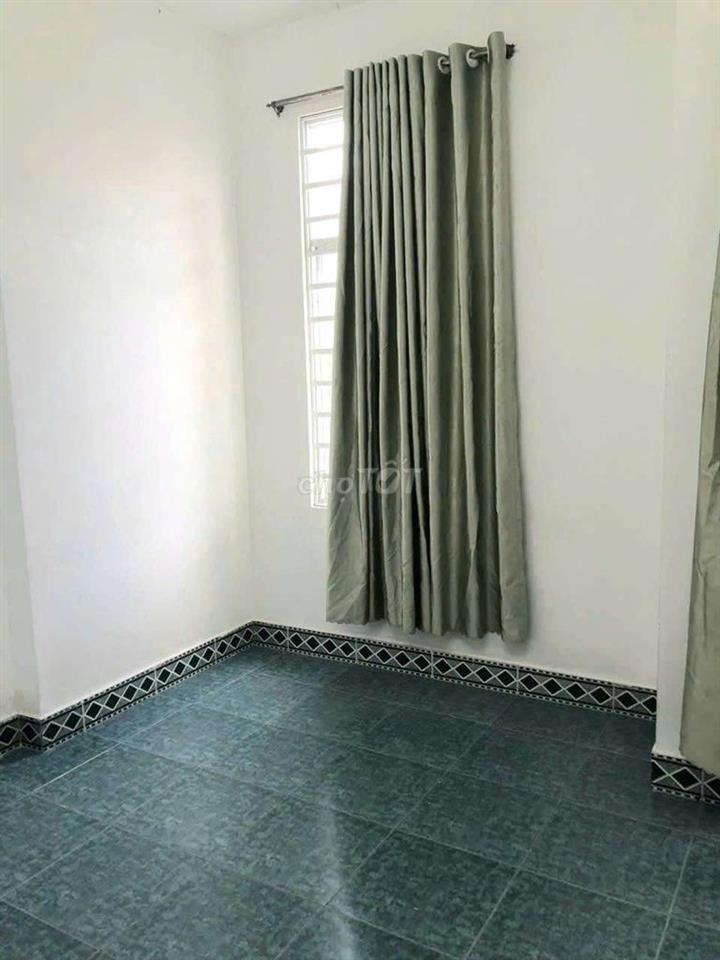 CHO THUÊ NHÀ MẶT TIỀN TRƯỜNG CHINH. 1 TRỆT 2 LẦU, SÂN THƯỢNG. CÓ 5PN