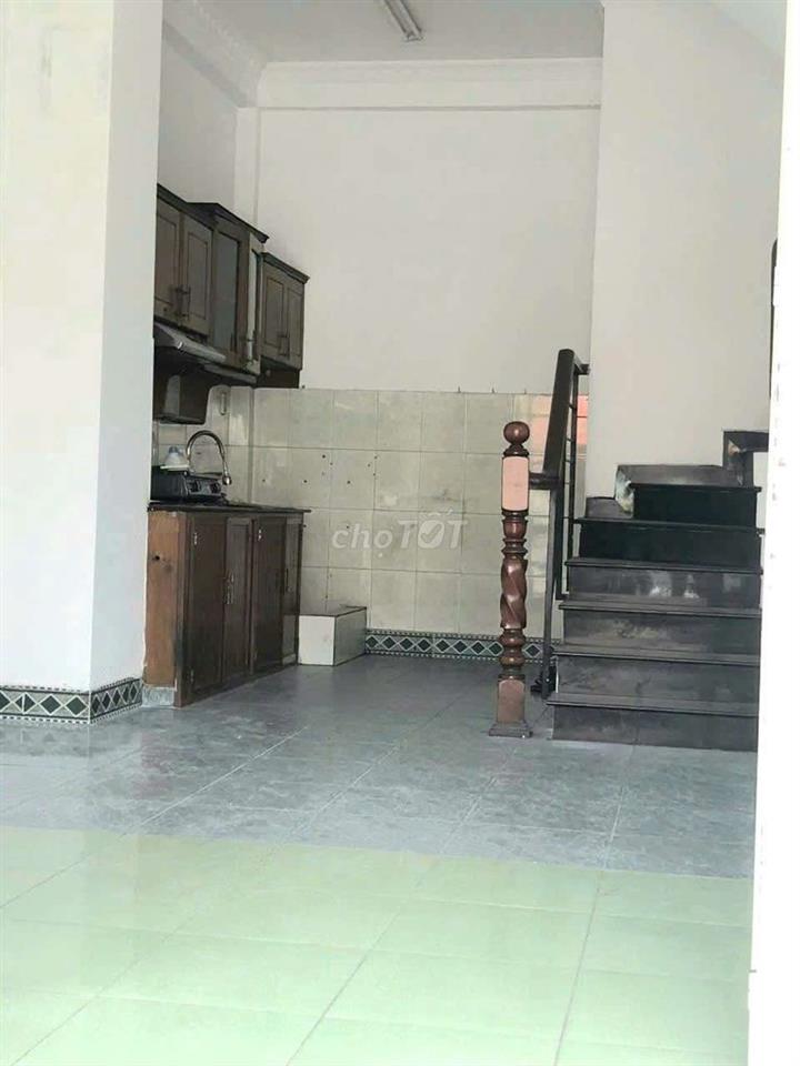 CHO THUÊ NHÀ MẶT TIỀN TRƯỜNG CHINH. 1 TRỆT 2 LẦU, SÂN THƯỢNG. CÓ 5PN