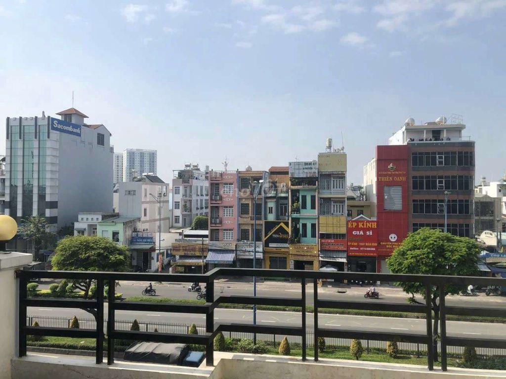 CHO THUÊ NHÀ MẶT TIỀN TRƯỜNG CHINH. 1 TRỆT 2 LẦU, SÂN THƯỢNG. CÓ 5PN