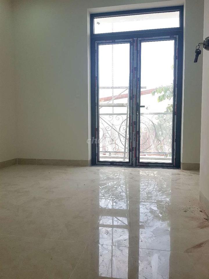 CHO THUÊ NHÀ MỚI 100% MẶT TIỀN ĐƯỜNG. 1 TRỆT 3 LẦU SÂN THƯỢNG, 4PN