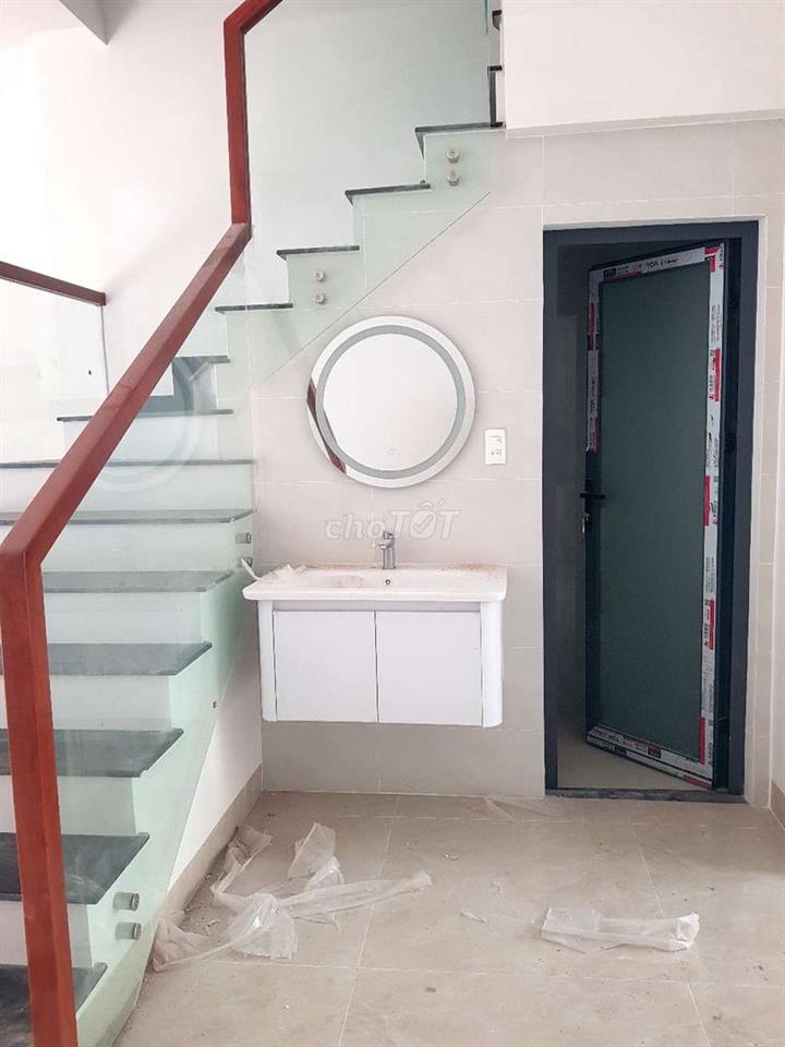 CHO THUÊ NHÀ MỚI 100% MẶT TIỀN ĐƯỜNG. 1 TRỆT 3 LẦU SÂN THƯỢNG, 4PN