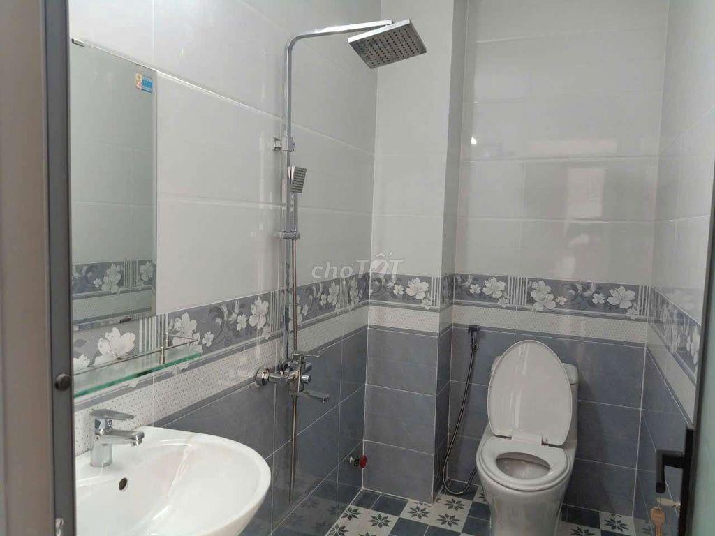 CHO THUÊ NHÀ HẺM XE HƠI. 1 TRỆT 1 LỬNG 2 LẦU, DT 4×20 CÓ 4PN,4WC