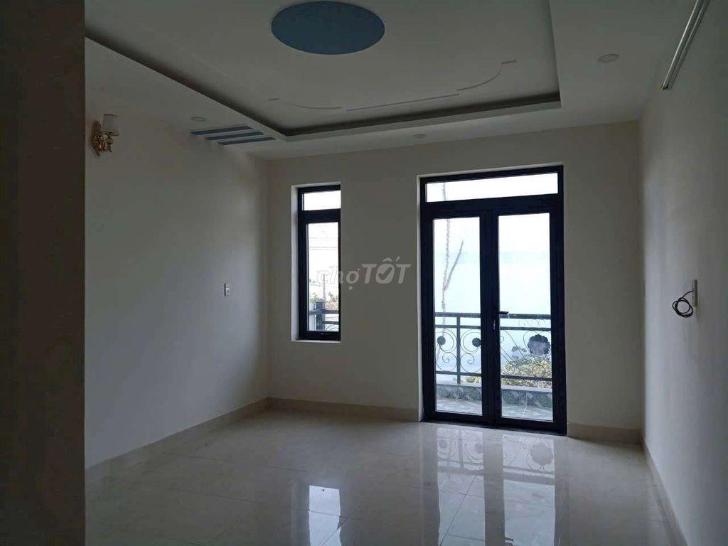 CHO THUÊ NHÀ HẺM XE HƠI. 1 TRỆT 1 LỬNG 2 LẦU, DT 4×20 CÓ 4PN,4WC