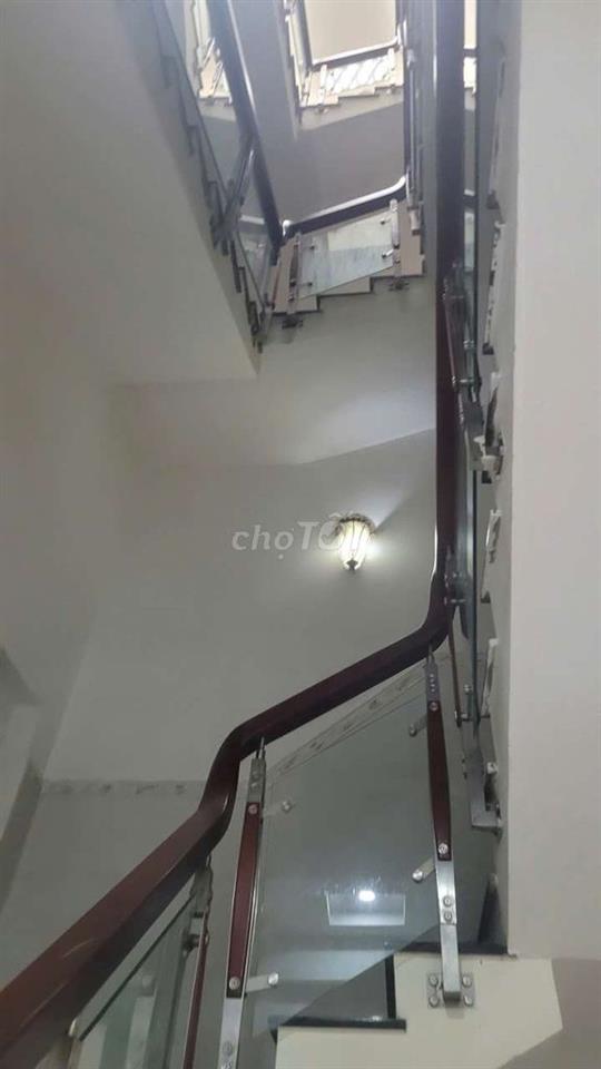 CHO THUÊ NHÀ NGAY CV AN SƯƠNG 1 TRỆT 1 LỬNG 2 LẦU, DT 4×20 CÓ 4PN,3WC