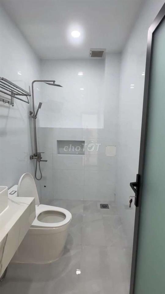 CHO THUÊ NHÀ MỚI 100% DT 4×22 CÓ 2PN. HẺ XE HƠI, KHU VỰC AN NINH