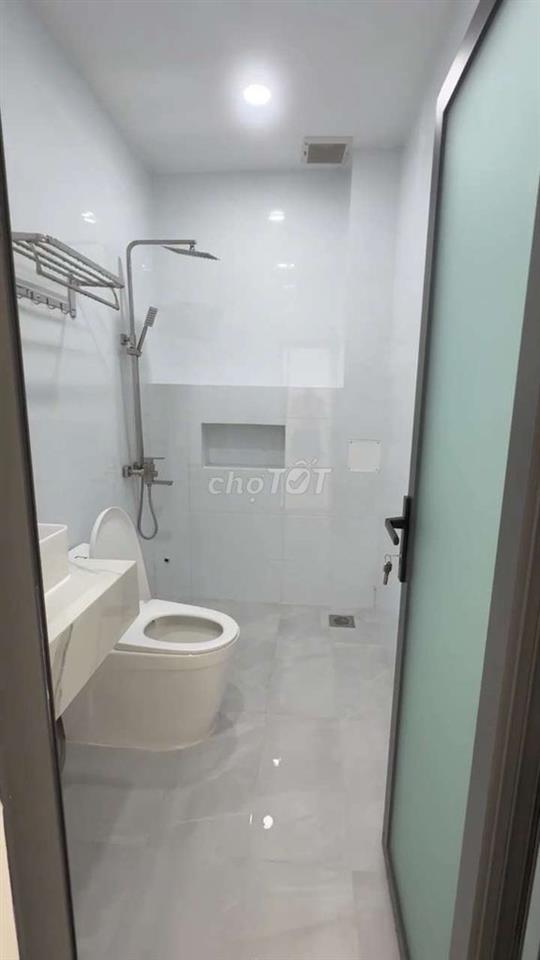 CHO THUÊ NHÀ MỚI 100% DT 4×22 CÓ 2PN. HẺ XE HƠI, KHU VỰC AN NINH