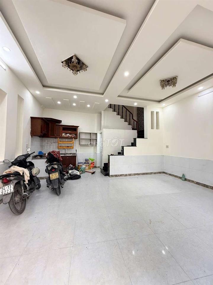 CHO THUÊ NHÀ NGAY CHỢ ĐÔNG QUANG. 1 TRỆT 2 LẦU, DT 7×8 CÓ 4PN, 3WC
