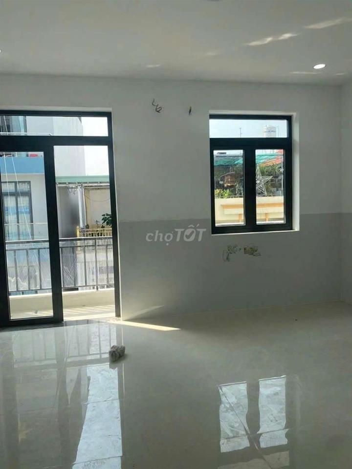 CHO THUÊ NHÀ MỚI 100% 1 TRỆT 2 LẦU, SÂN THƯỢNG. DT 5×20 CÓ 3PN,4WC