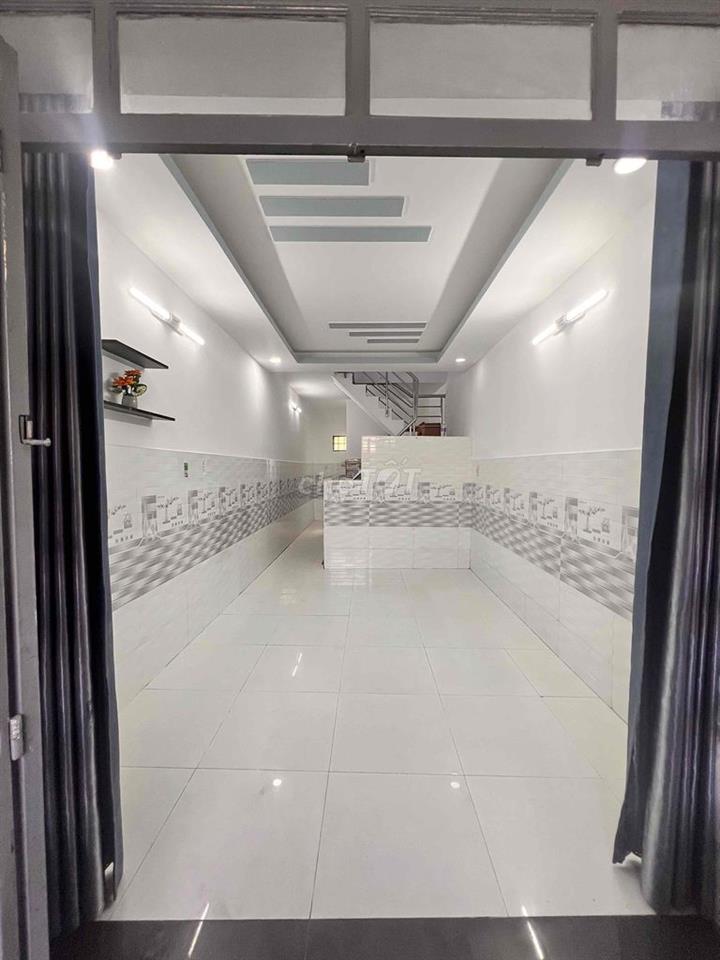 nhà 1 trệt 1 lầu Thạnh Lộc hẻm rộng