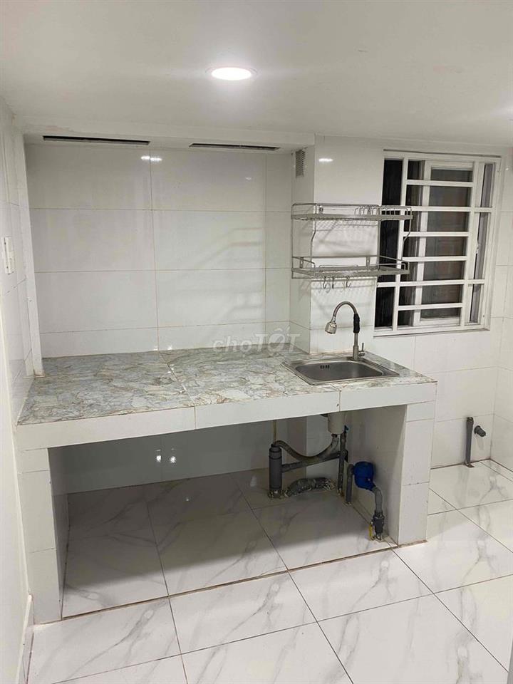 Cho thuê căn hộ Mini , 3 phòng ngủ , gần Công Viên Phần Quang Trung