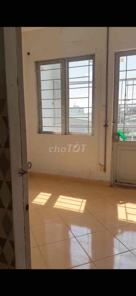 Cho thuê chung cư Tín Phong 5 tầng lầu 3 (ko thang may) 5.5tr
