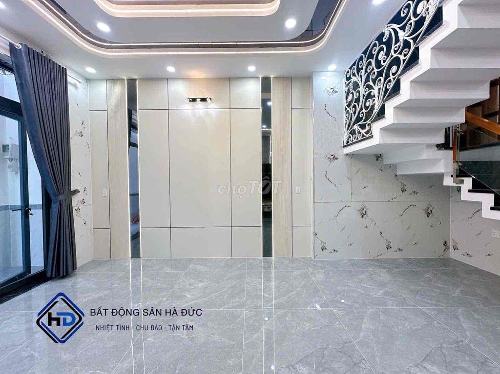 Nhà 3 lầu 5.5x15 hẻm xe hơi gần siêu thị ĐIỆN MÁY CHỢ LỚN