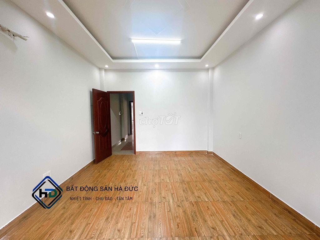 Nhà 3 lầu 4x25 mặt tiền nhánh có sẵn MÁY LẠNH gần UBND Quận 12